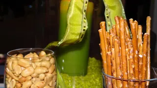 花生、酒吧、鸡尾酒、salzstangen、接待、咸味小吃、食物和饮料、无人