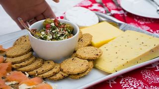 棋盘里的棋子和筹码