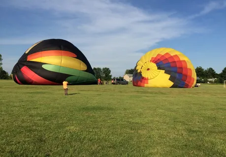 团队合作、热气球、支持、伙伴关系、领导力、冒险、夏天、草地