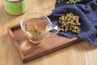 锡，石斛，洪水灾害，食品和饮料，饮料，桌子，点心，木材