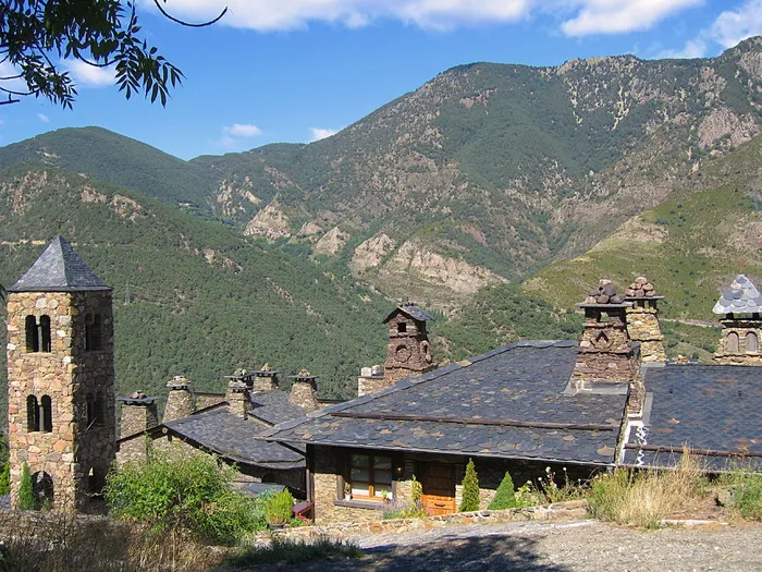 壁炉，屋顶，石板屋顶，安道尔，比利牛斯山脉的建筑，山脉，建筑，建筑结构