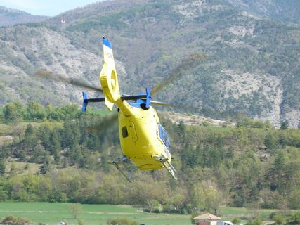 直升机、民用、救援、运输、应急、起飞、黄色、桨叶