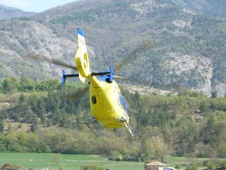 直升机、民用、救援、运输、应急、起飞、黄色、桨叶