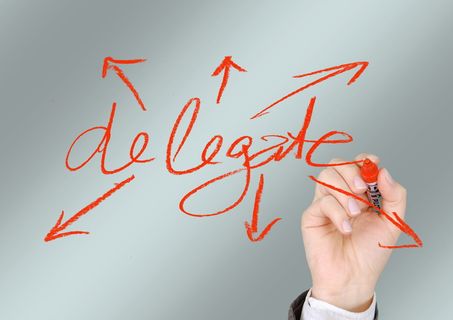 代表打印插图，代表，女性，女商人，男性，商人，手，离开