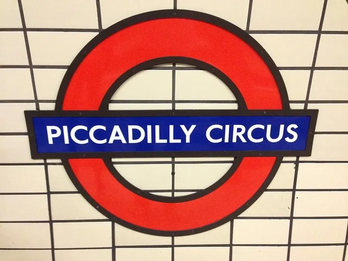 伦敦，地铁，皮卡迪利，伦敦，地铁，通讯，文本，前视图，红色