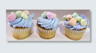 纸杯蛋糕，蓝色糖霜，迷你棉花糖，甜食，食物，纸杯蛋糕，蛋糕，甜食