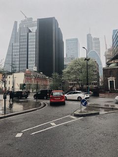 白车之外的红车