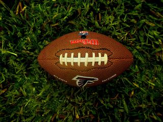 布朗、亚特兰大猎鹰足球队、果岭、草地、足球、运动、美式足球、nfl