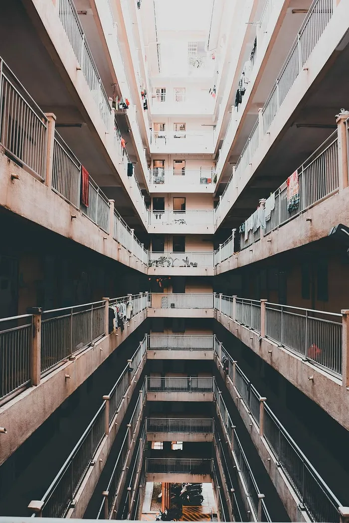 白天的建筑内部