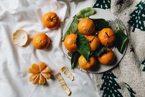 带叶柑桔的静物画