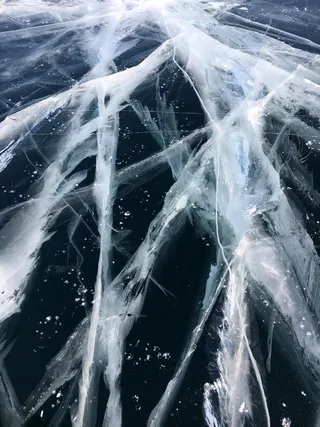 白色艺术品，无人物，背景，特写，全框架，自然，低温，烟雾-物理结构