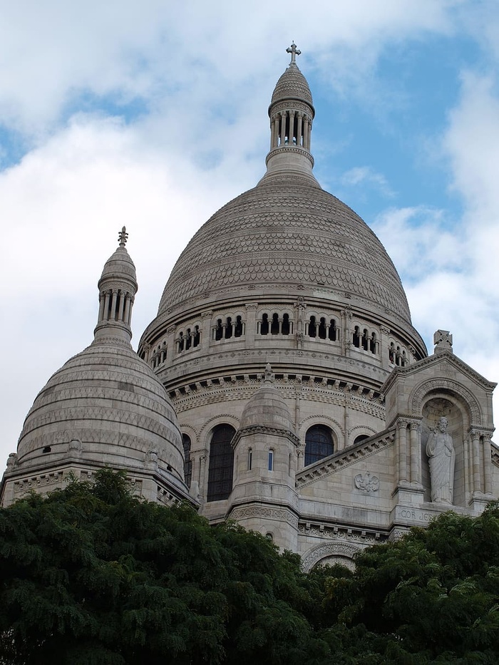 圣心、纪念碑、蒙马特、穹顶、天空、建筑外部、建筑结构、建筑