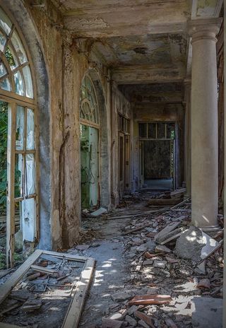 库帕里，杜布罗夫尼克，格兰德酒店，克罗地亚，战争，毁坏，遗弃，损坏