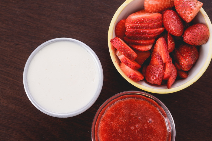 烘焙、发霉、烹饪、厨房、草莓、桌子、加工、食品和饮料