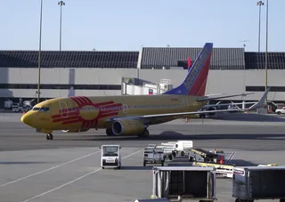 红色、黄色、客机、飞机、商业、滑行、机场、登机口