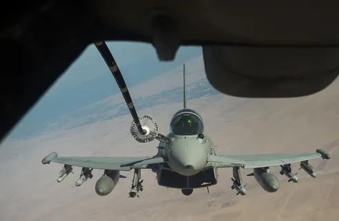 fgr4台风,皇家空军,飞行,航空,飞机,加油,操作员,天空 fgr4台风,皇家空军,飞行,航空,飞机,加油,操作员,天空