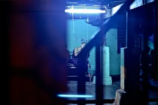 人，坐着，黑色，框架，照明，筒灯，室内，房间