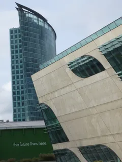 建筑,加拿大,萨里,不列颠哥伦比亚省,建筑结构,建筑外部,办公楼外部,低角度视图 建筑,加拿大,萨里,不列颠哥伦比亚省,建筑结构,建筑外部,办公楼外部,低角度视图