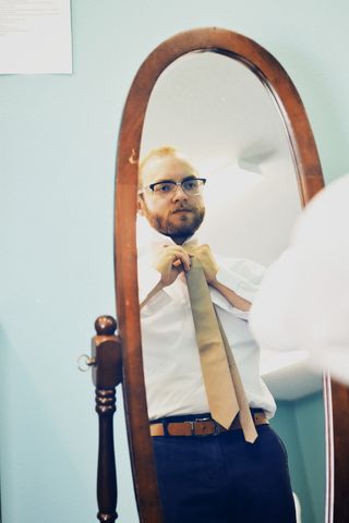 镜子，准备，婚礼服装，伴郎，眼镜，领带，西装，婚礼准备