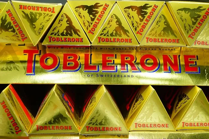 toblerone chooclate Box，toblerone，巧克力，甜味，包装，光泽，金色，包装