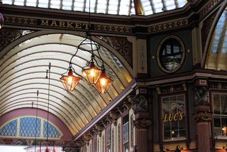 leadenhall market，伦敦，建筑，建筑，灯光，拱廊，建筑结构，低视角