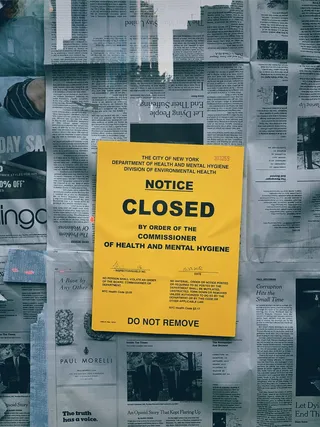 黄色通知关闭标志