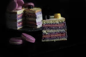 蛋糕、马卡龙、紫色、黄色、薄片、糕点、食品和饮料、室内