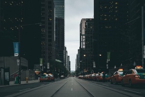 出租车、城市、城市景观、汇丰大厦、停车场、人、摩天大楼、街道