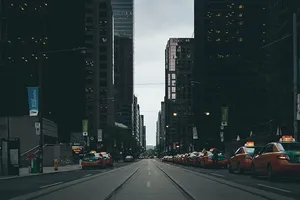 出租车、城市、城市景观、汇丰大厦、停车场、人、摩天大楼、街道
