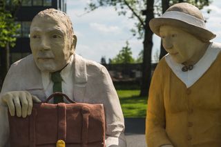 照顾老人、交谈、感觉良好、爷爷奶奶、雕塑、人物表现、雕像