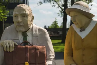 照顾老人、交谈、感觉良好、爷爷奶奶、雕塑、人物表现、雕像