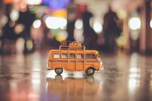 bokeh照片，黄色，巴士玩具，巴士，汽车，玩具，旅行，反思
