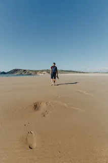 葡萄牙沙滩上的脚印 葡萄牙沙滩上的脚印