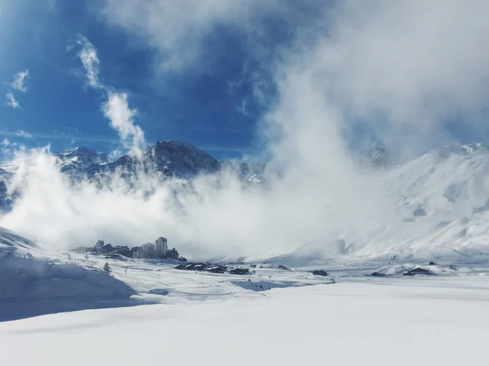 山脉、雪原、山脉、云、天空、顶峰、山脊、景观