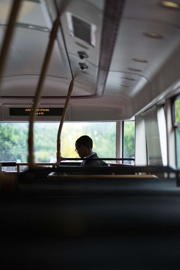 公共汽车，车辆，座位，交通，旅行，旅行，人，男孩