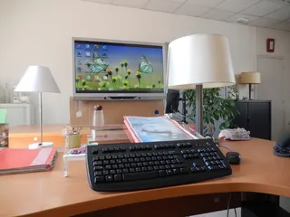 计算机、就业、键盘、办公室、家具、桌子、桌子、技术