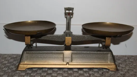 Balance、Roberval、高地、无人、老式、留声机、白天、户外 Balance、Roberval、高地、无人、老式、留声机、白天、户外