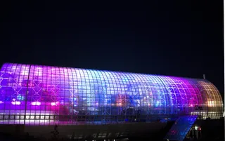 水晶桥博物馆，灯光，转弯，夜晚，水晶桥，无数花园，俄克拉荷马州，市中心