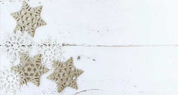 金色闪光装饰，白色，木板，白色木材，书桌，冬天，圣诞节