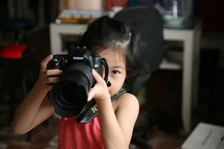 摄影主题，相机-摄影设备，技术，活动，摄影，持有，一个人，肖像