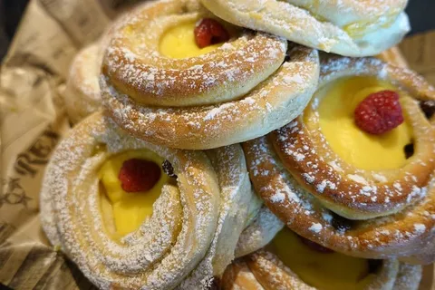 丹麦糕点，糕点，咖啡蛋糕，咖啡刹车，美味，招待，食品和饮料，食品