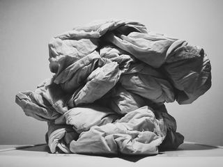 比利时，艾维尔，床单，黑白，室内，无人，皱巴巴的，特写