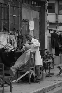 理发师，黑白，老照片，真人，全长，人，男人，成年人