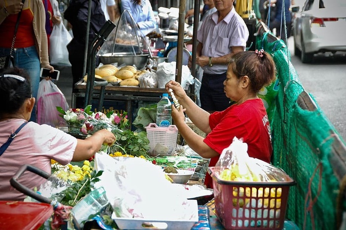 零售、市场、食品、食品和饮料、真人、购买、商业、人群