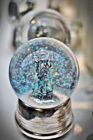 close，photo，圣诞老人雪球，clear，glass，water，globe，design