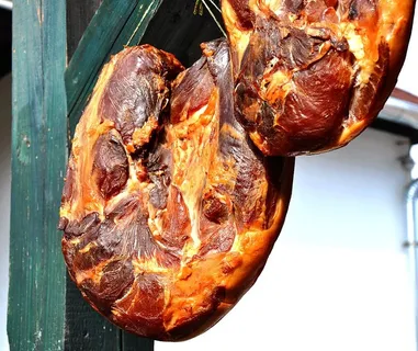 烟熏肉、火腿、食品、食品和饮料、新鲜度、肉、特写、静物画 烟熏肉、火腿、食品、食品和饮料、新鲜度、肉、特写、静物画