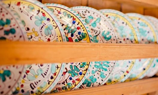 各种陶瓷花色、碗架、盘子、油漆、手工制作、框架、出纳员星饰、彩色