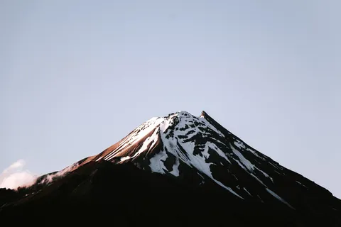 寒冷、冰川、雪、黎明、冒险、海拔、晴空、黑暗 寒冷、冰川、雪、黎明、冒险、海拔、晴空、黑暗