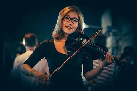 美丽,模糊,弓乐器,特写,人群,可爱,娱乐,眼镜 美丽,模糊,弓乐器,特写,人群,可爱,娱乐,眼镜
