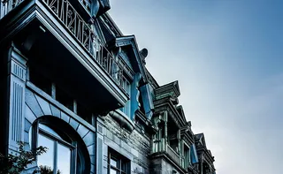 低角度视图、建筑、建筑外部、建筑结构、天空、建筑、白天、无人